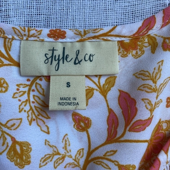 Style and Co boho flutter blouse with smocking. - Picture 4 of 12